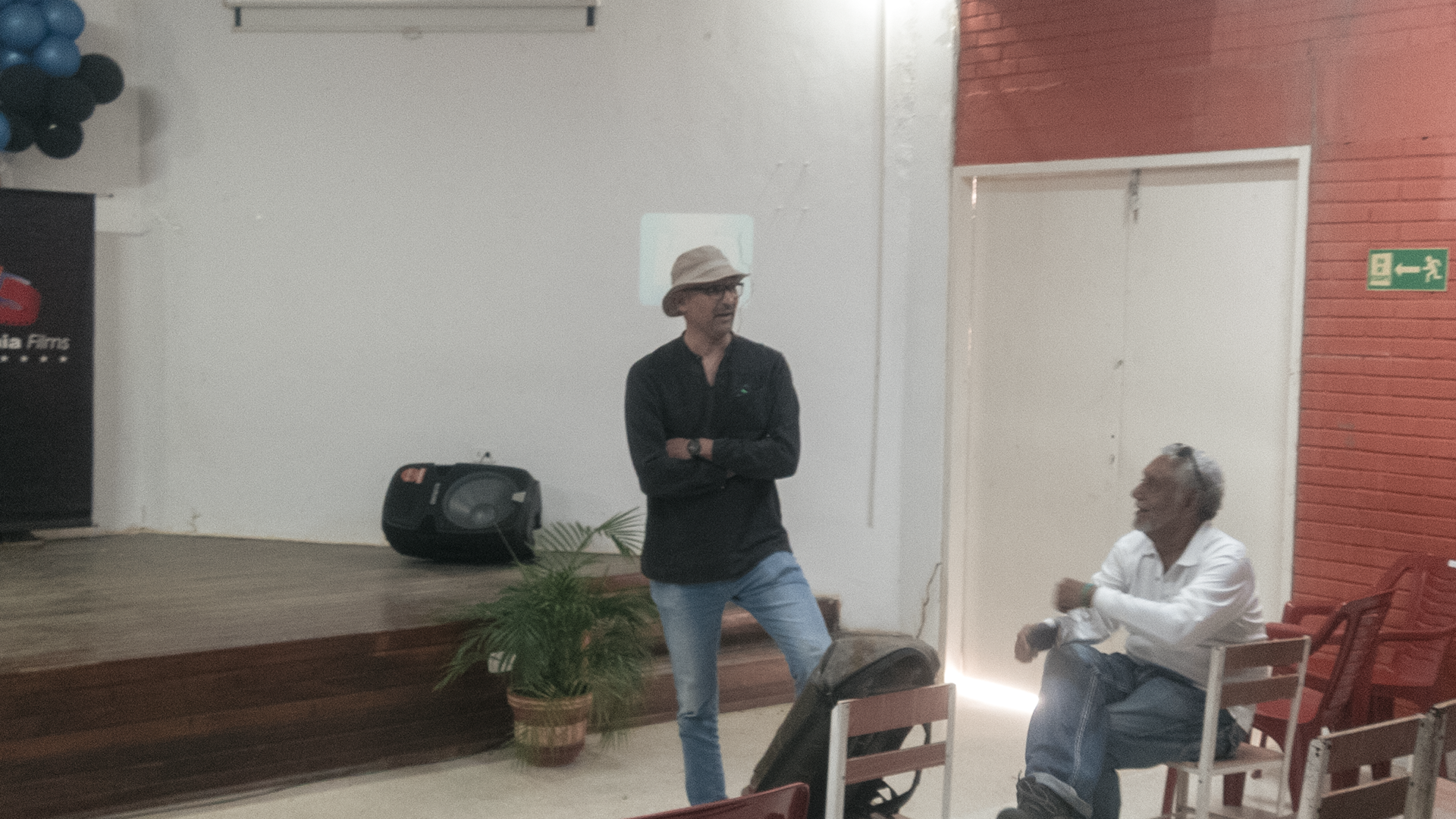La 3era muestra de cine Apureño y su perspectiva cultural en la actualidad. 2 Gerardo Gouverneur disertando en el cine foro de la tercera muestra de cine apureño.